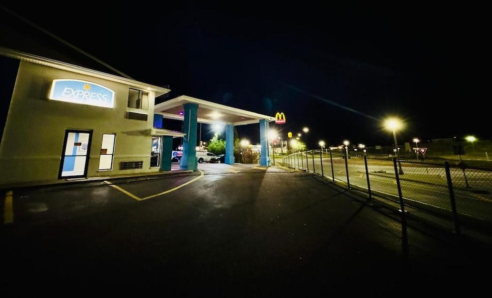 express inn photo 5