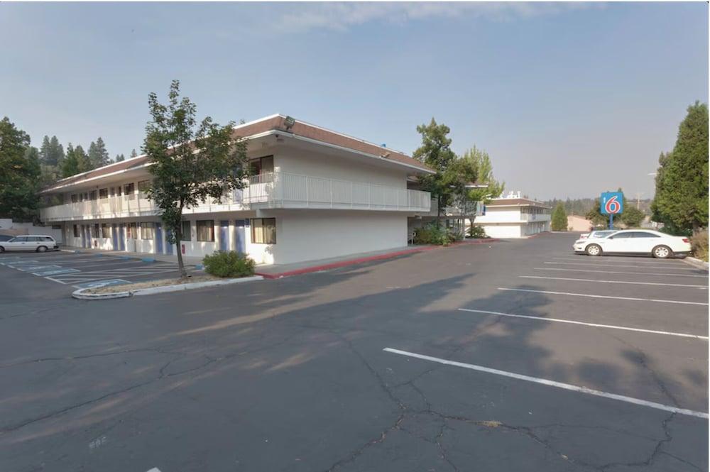 Shasta Vista Inn & Suites photo 3