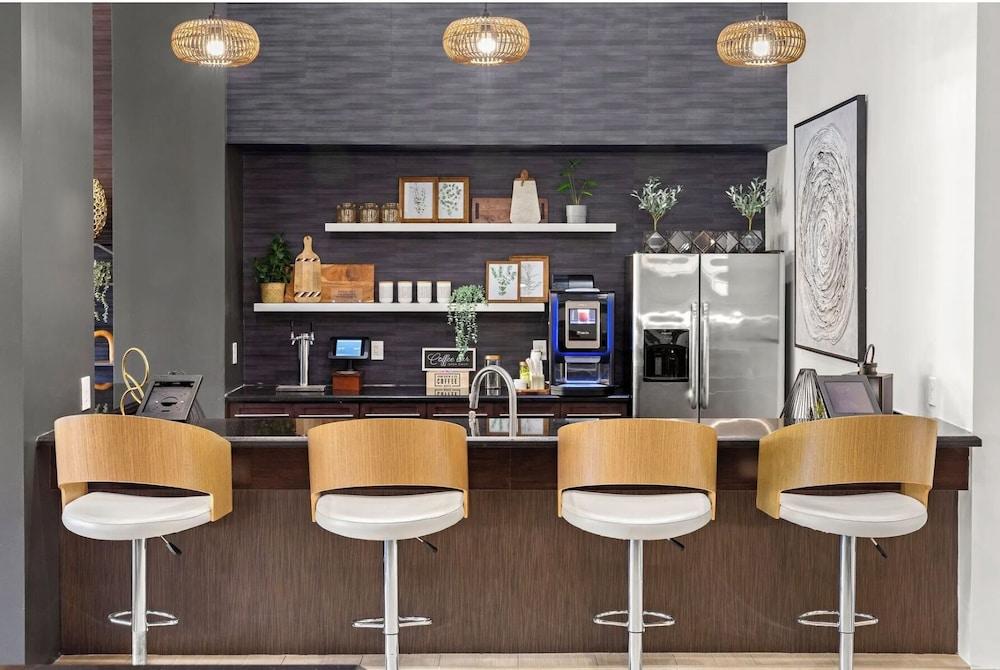 Miramar Apartments By Landing photo 15
