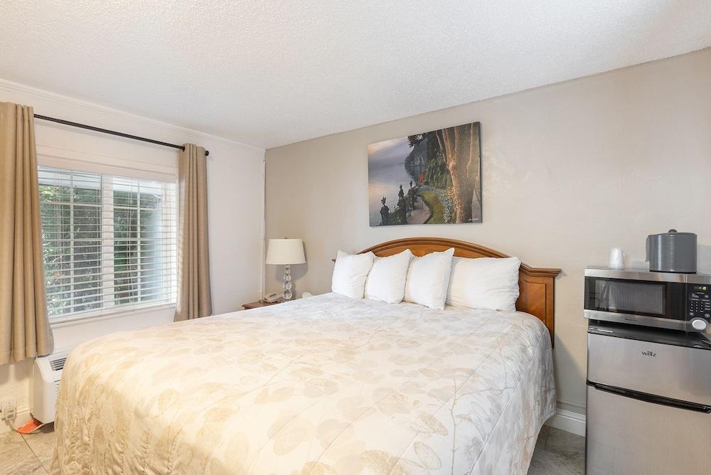 Vineyard Valley Inn photo 12