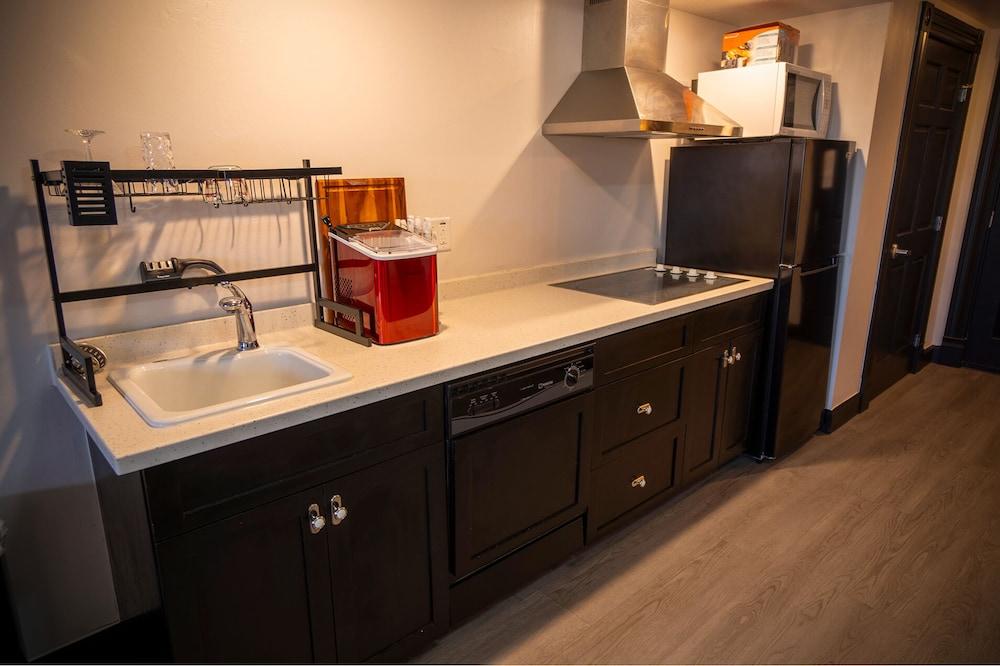 Nuks Executive Suites photo 70