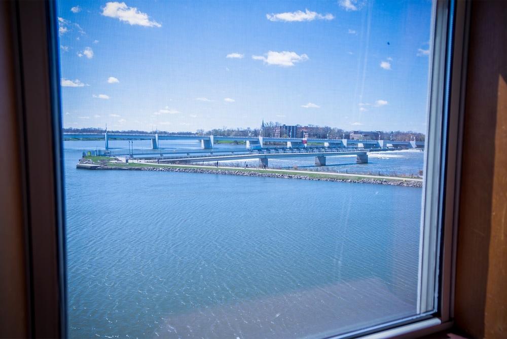 Nuks Executive Suites photo 2