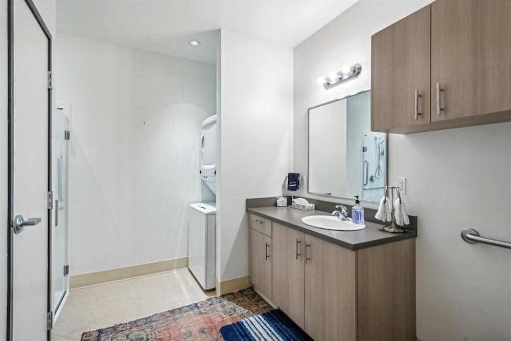 Violet Suites PDX photo 20