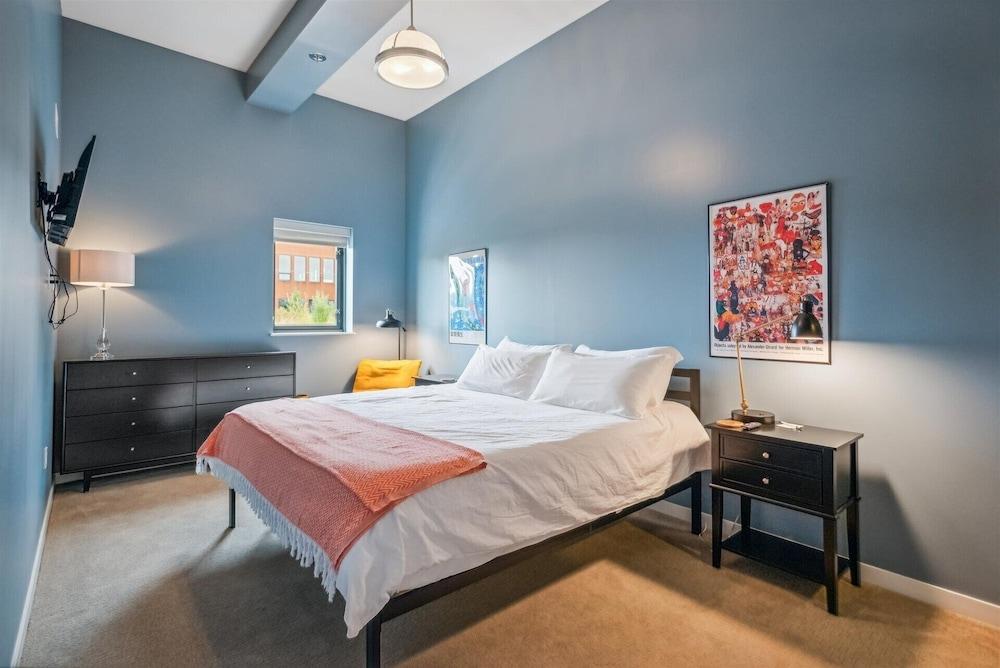 Violet Suites PDX photo 91