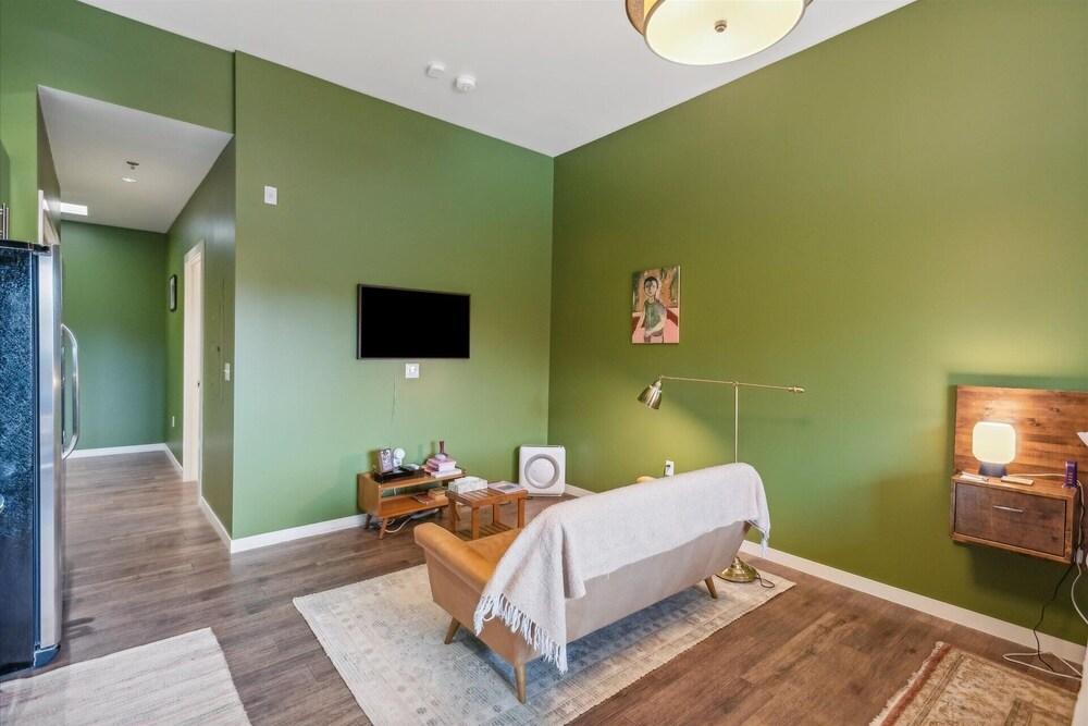 Violet Suites PDX photo 50