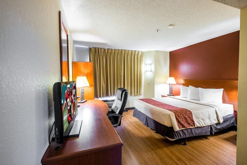 GreenTree Inn Houston IAH Airport photo 13