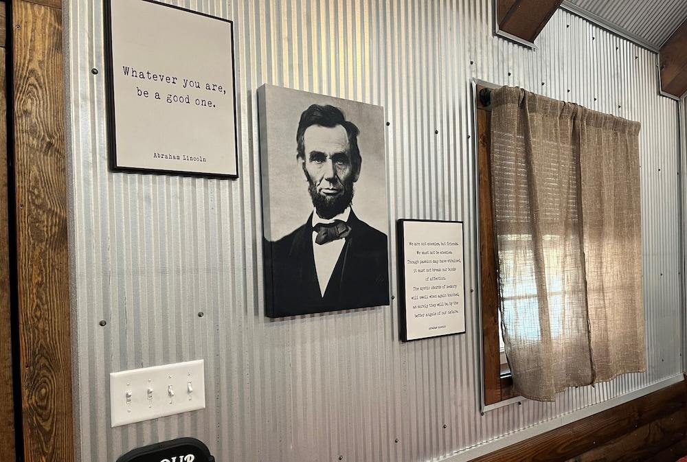 Lincoln Lodge photo 33
