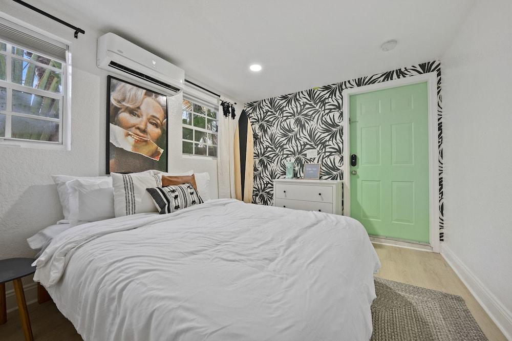 Las Olas Guest House photo 8