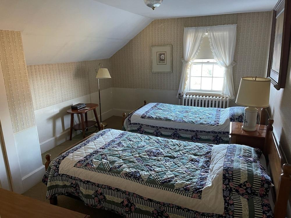 Blue Bear Inn photo 41
