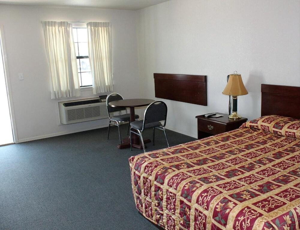 Adobe Inn Motel photo 30