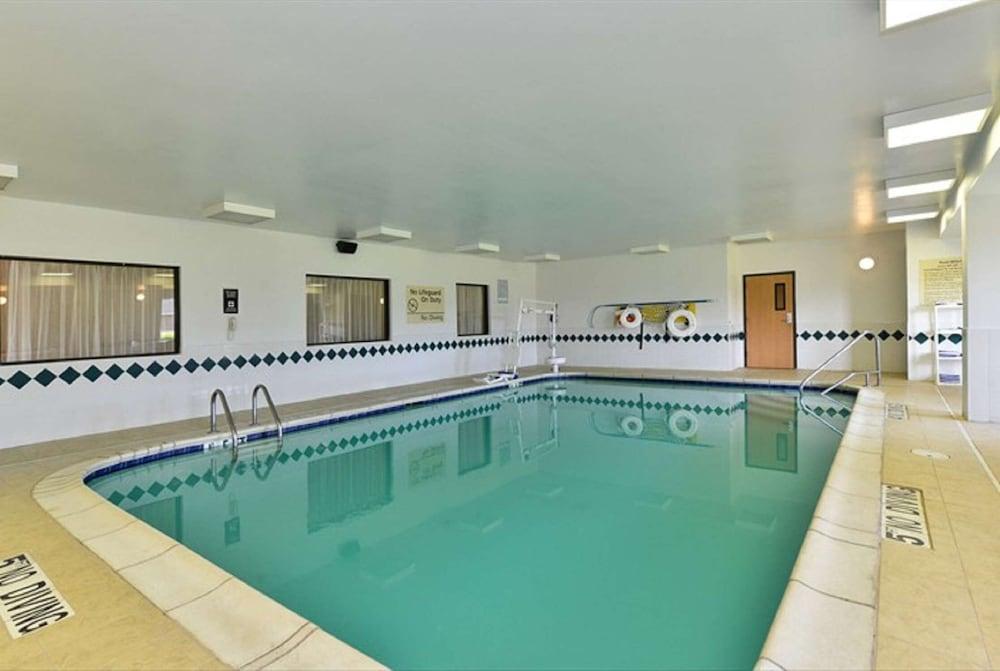 Hampton Inn Sturgis-Lagrange Area photo 26