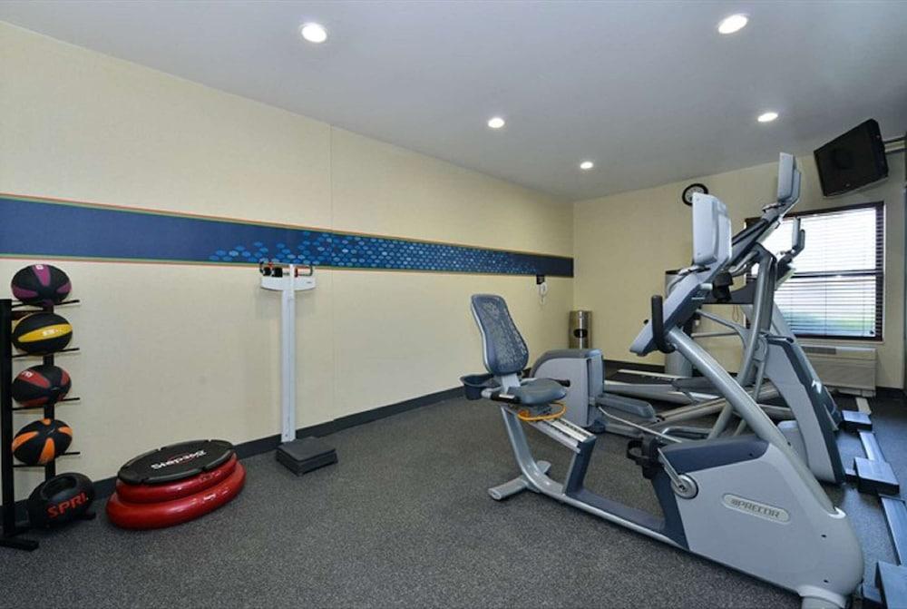 Hampton Inn Sturgis-Lagrange Area photo 30