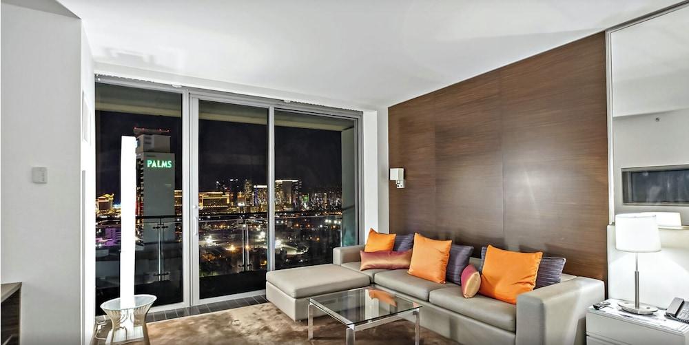 Ava's Suite 37th FLR PALMS PLACE photo 16