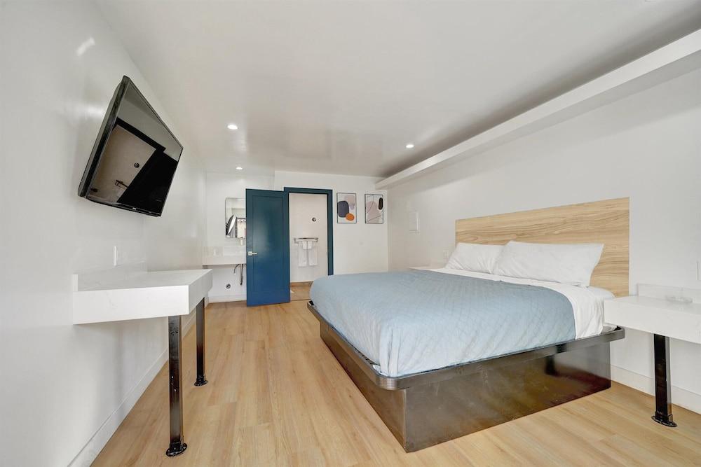Casablanca Inn photo 2