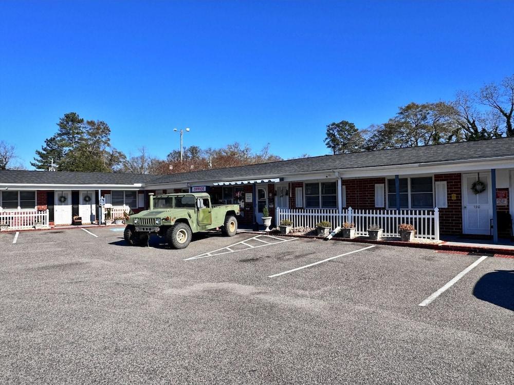 Chesterfield Hotel by OYO Hwy 9 photo 12