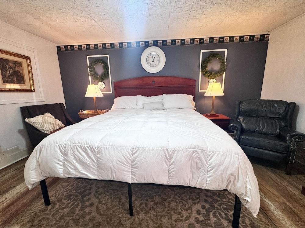 Chesterfield Hotel by OYO Hwy 9 photo 17