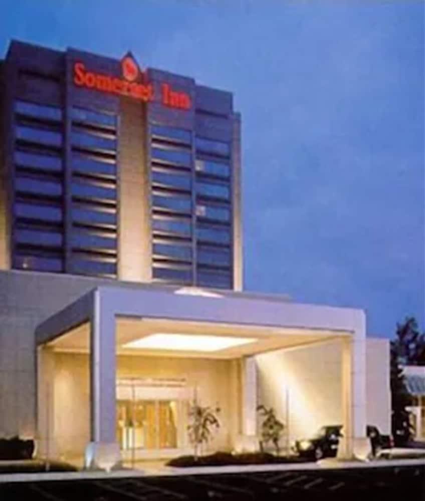 Somerset Inn photo 32