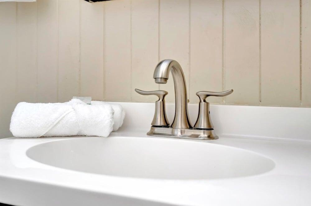 Stones Throw Beachfront Luxury Suites photo 28