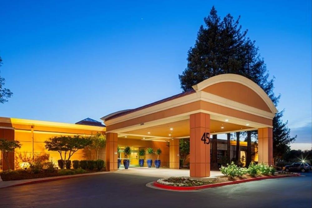 FairBridge Hotel by Concord Plaza — hotel in Concord