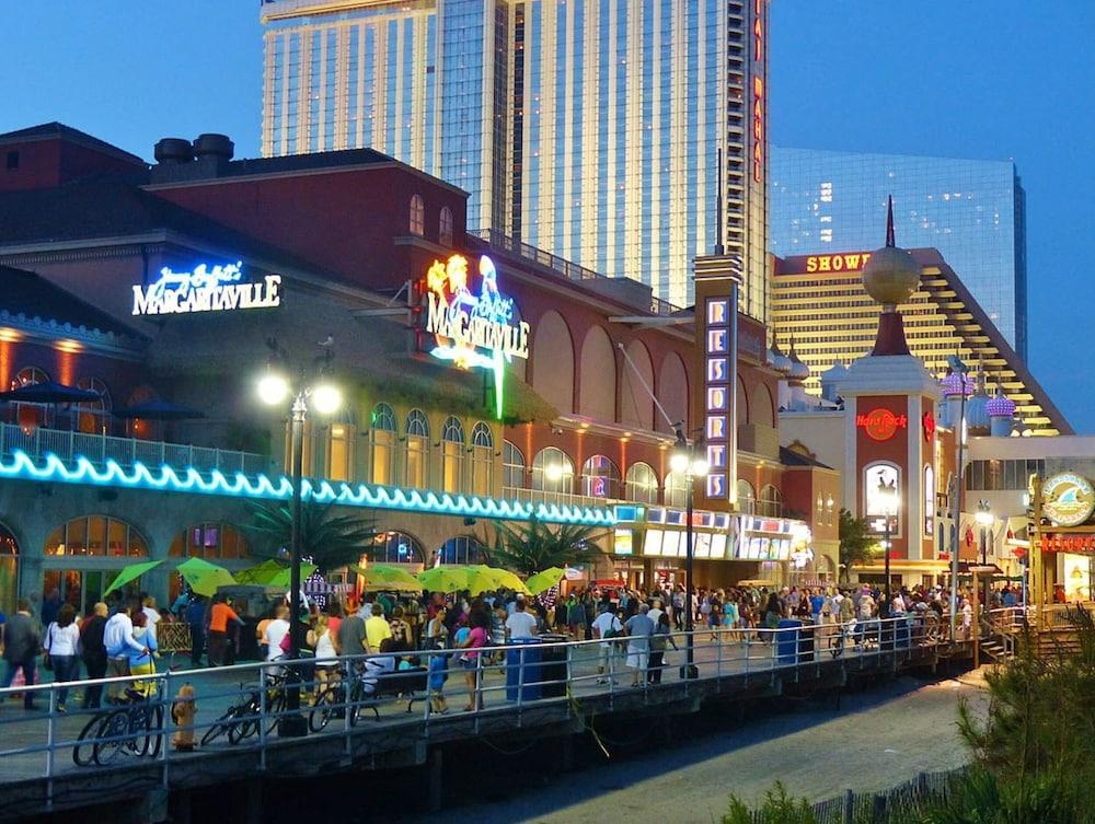 CozySuites at Showboat photo 48
