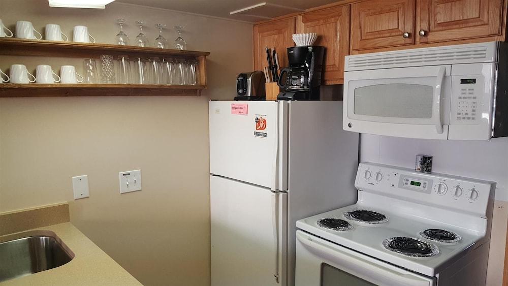 Auslander Condominiums photo 7