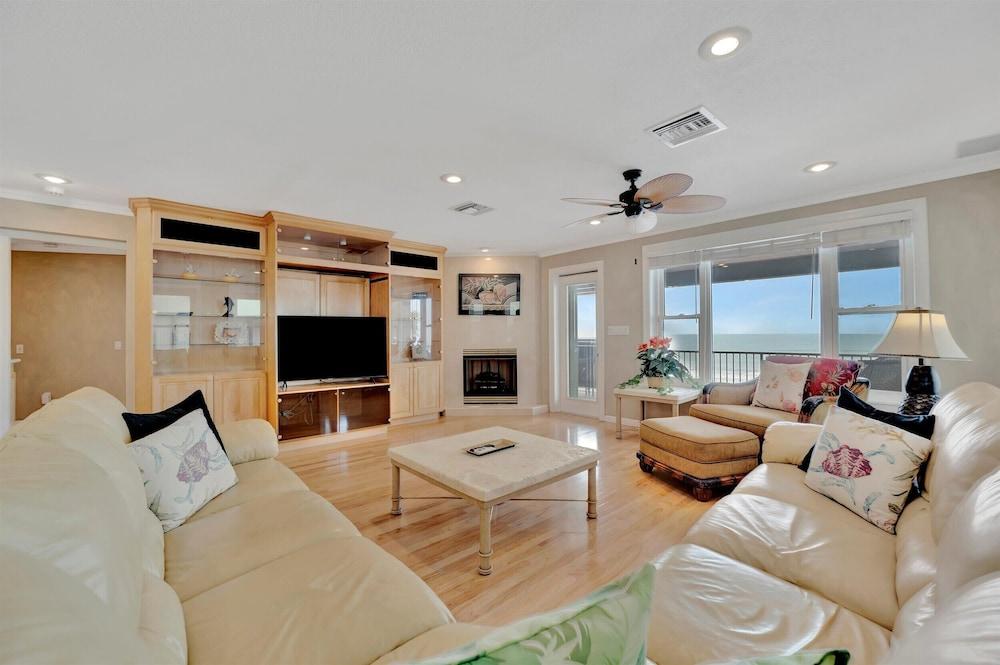 Stones Throw Beachfront Luxury Suites photo 52