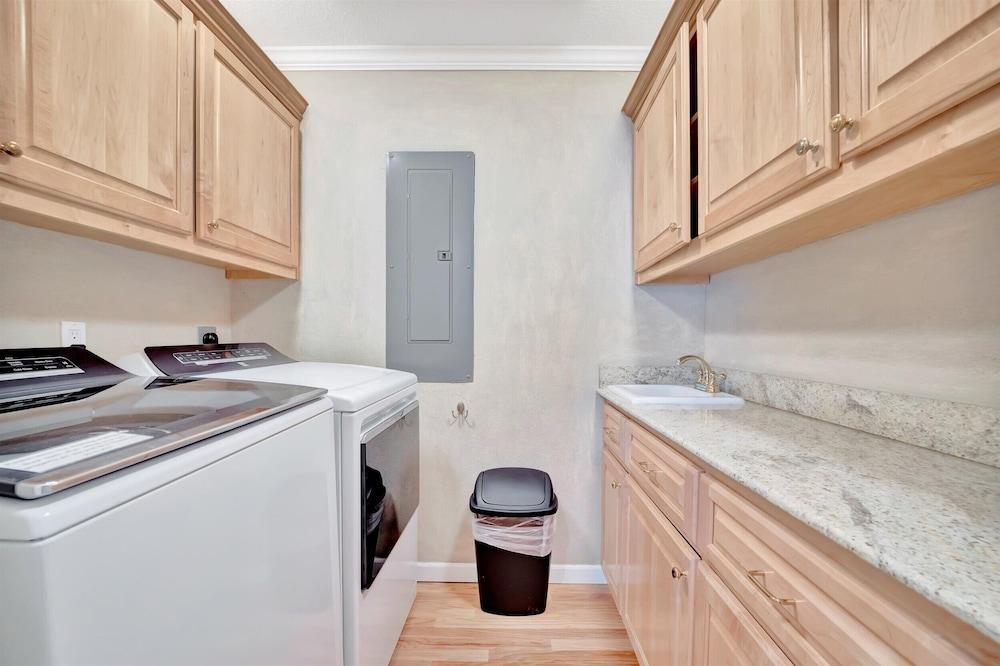 Stones Throw Beachfront Luxury Suites photo 64