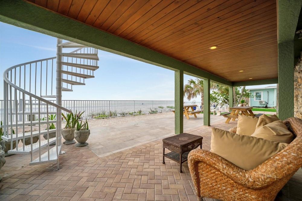 Stones Throw Beachfront Luxury Suites photo 88