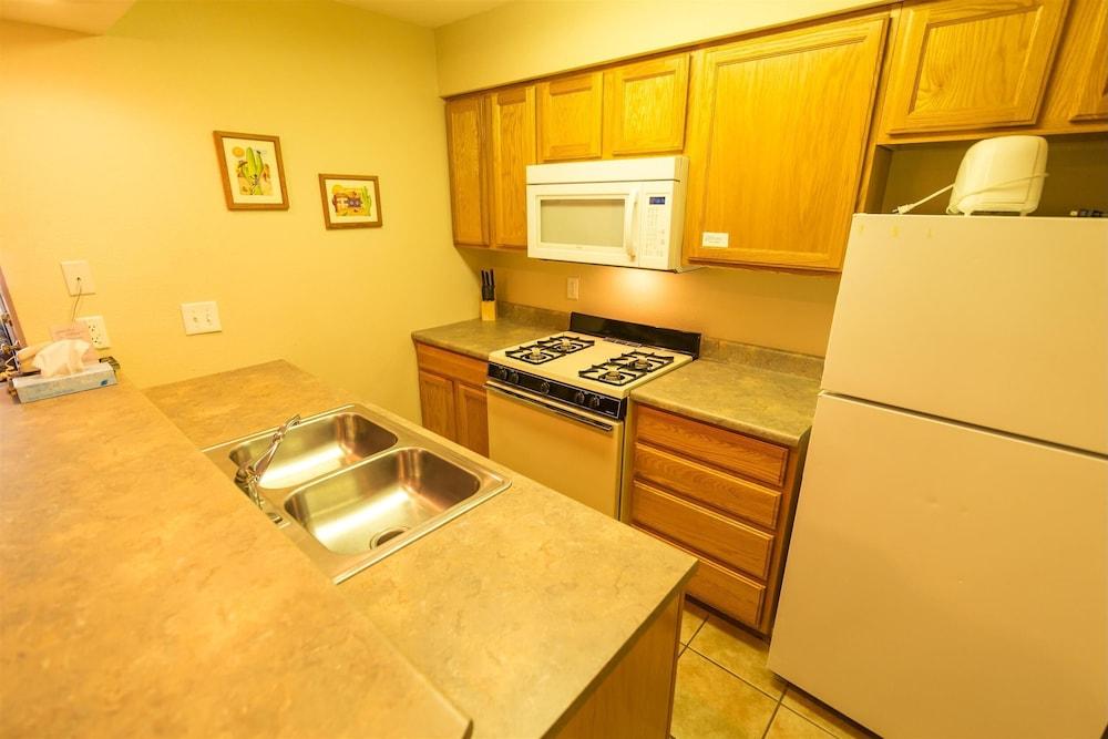 Auslander Condominiums photo 62