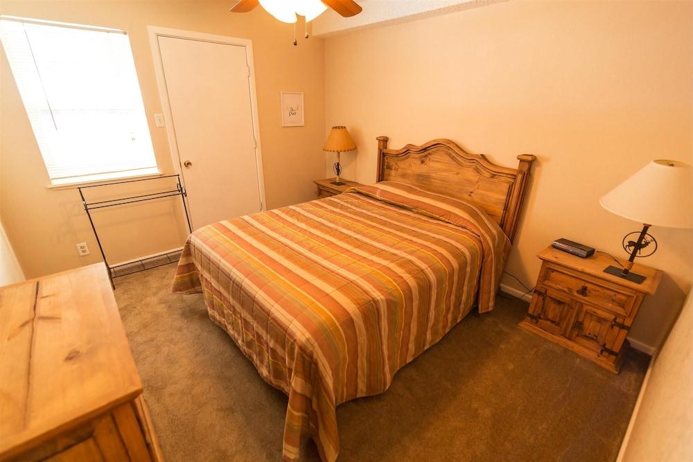 Auslander Condominiums photo 97