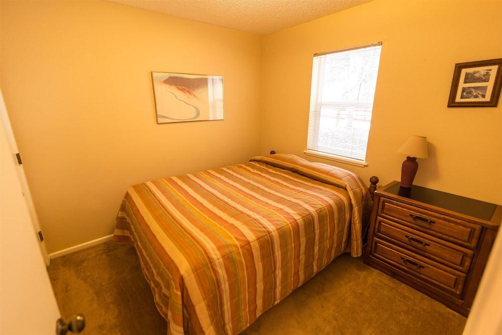 Auslander Condominiums photo 52