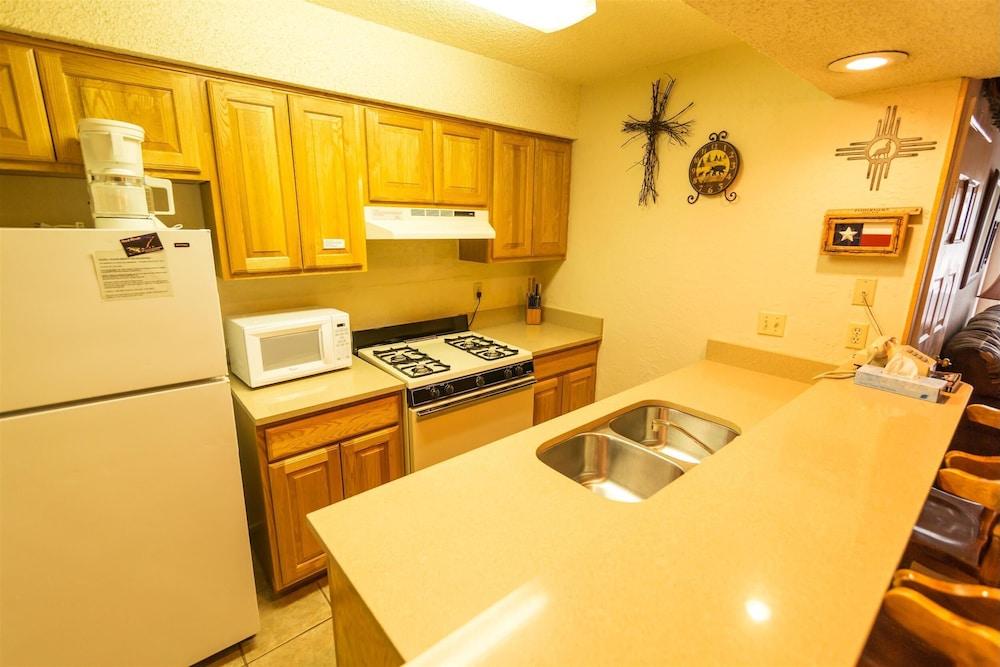 Auslander Condominiums photo 63