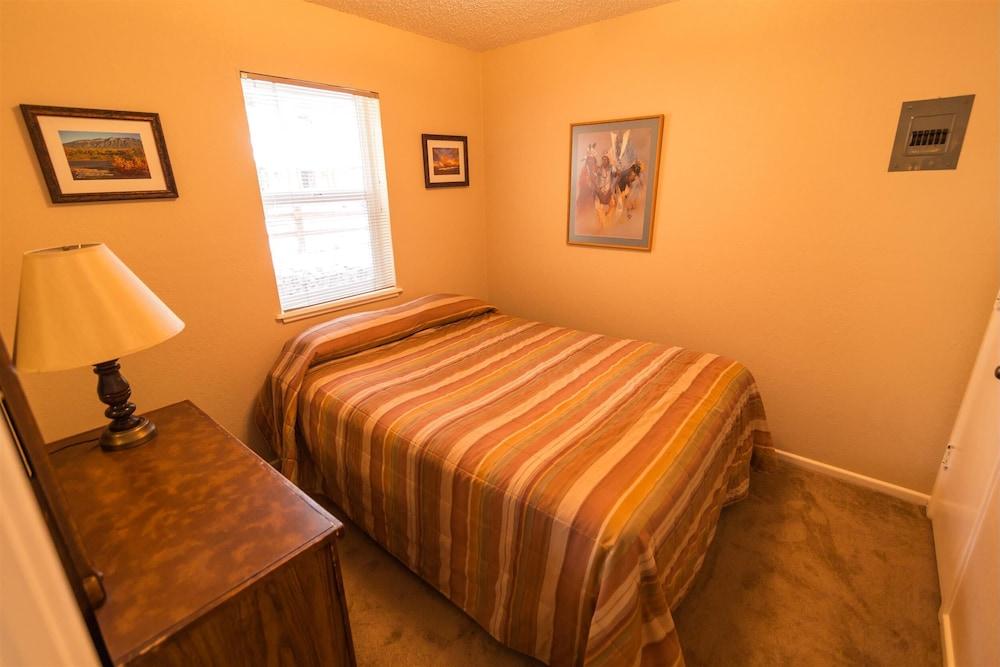 Auslander Condominiums photo 54