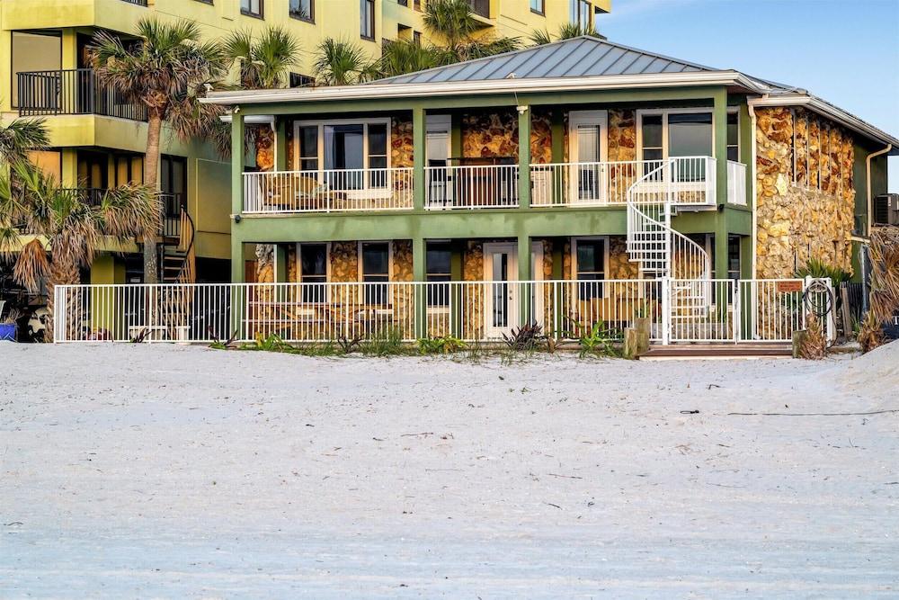 Stones Throw Beachfront Luxury Suites photo 85
