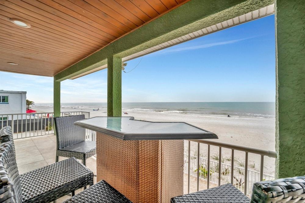 Stones Throw Beachfront Luxury Suites photo 56