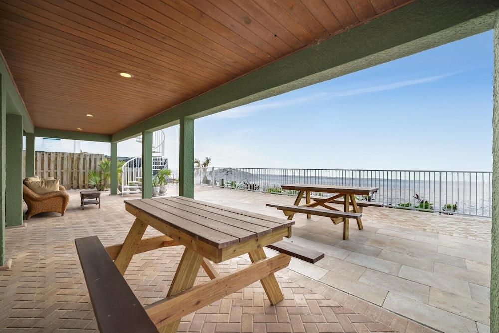 Stones Throw Beachfront Luxury Suites photo 54