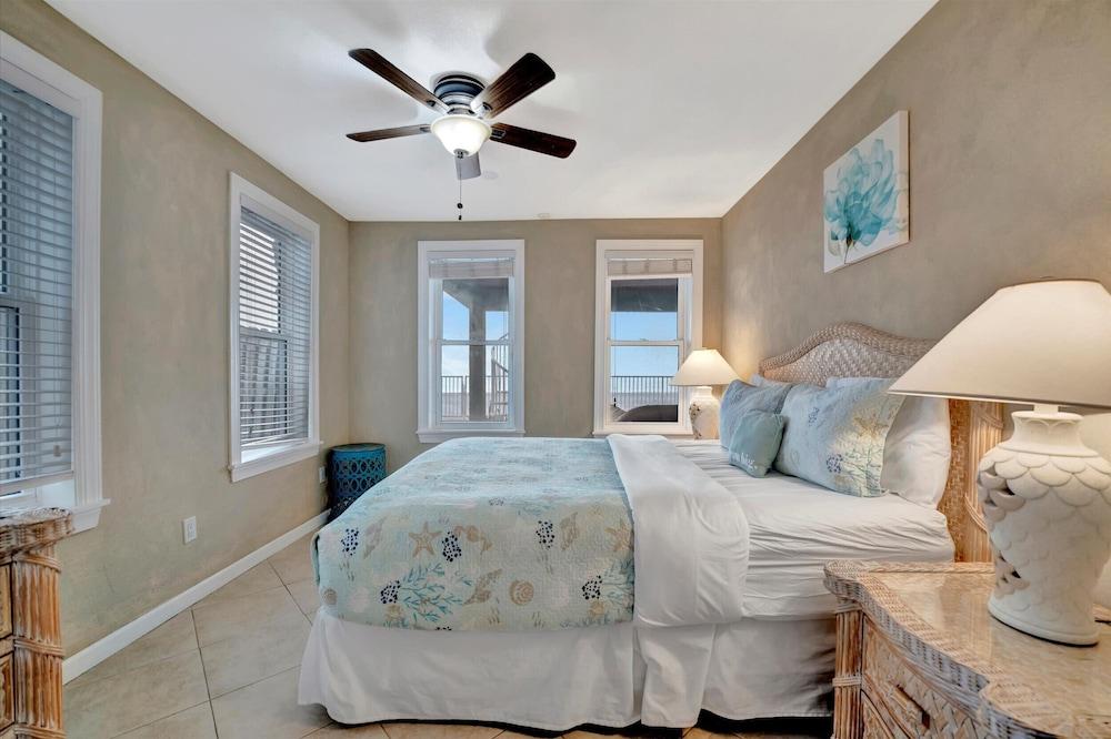 Stones Throw Beachfront Luxury Suites photo 7