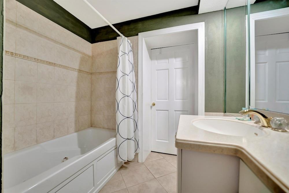 Stones Throw Beachfront Luxury Suites photo 68
