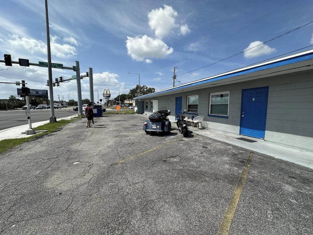 Base Motel By OYO South Tampa photo 16