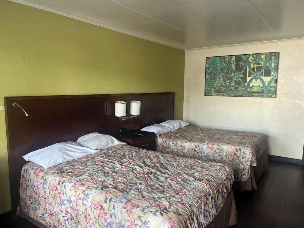 Capitol Inn by Belvilla Richmond Airport VA photo 10