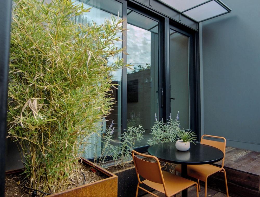 Frame Hotel - SoCo photo 22