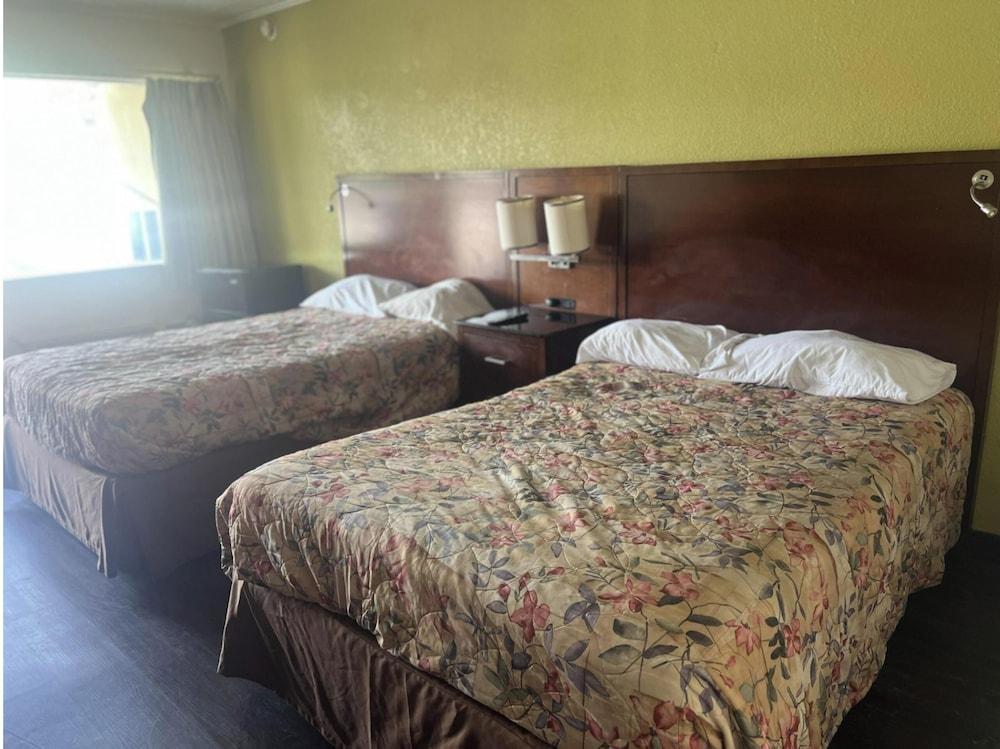 Capitol Inn by Belvilla Richmond Airport VA photo 5