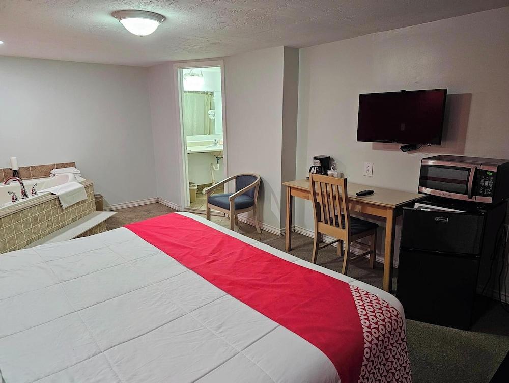 OYO Hotel Starlite Seneca Falls photo 22