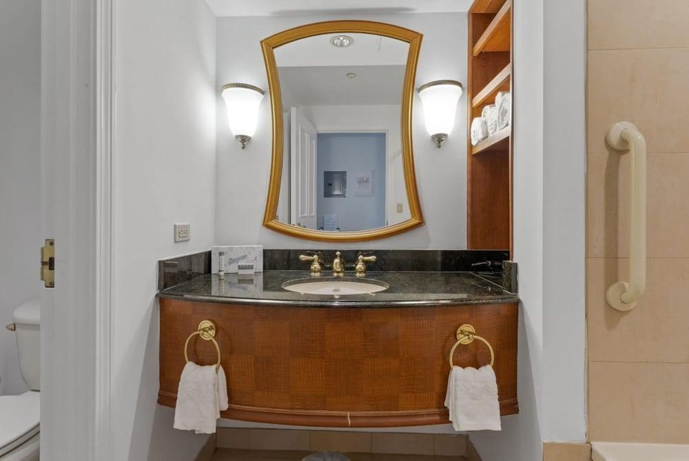 CozySuites at Showboat photo 71
