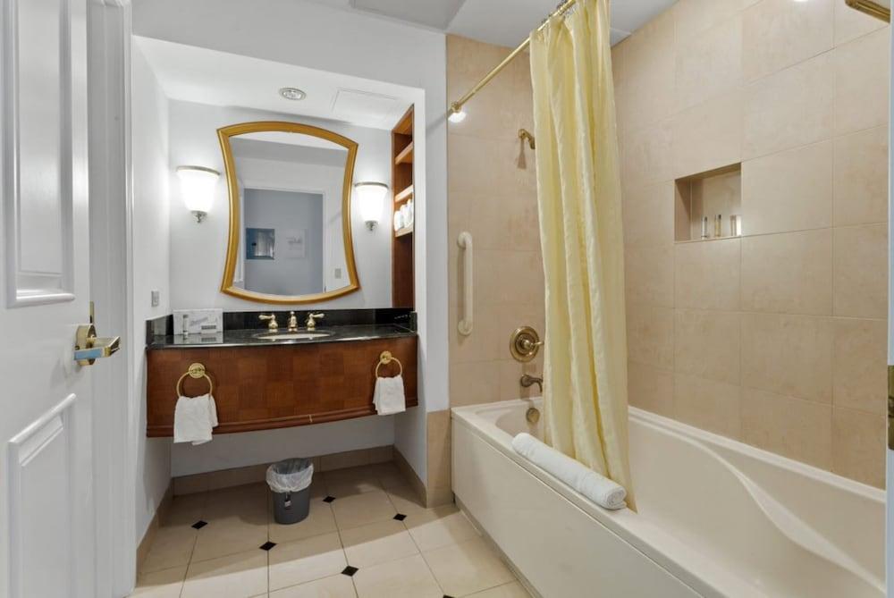 CozySuites at Showboat photo 12