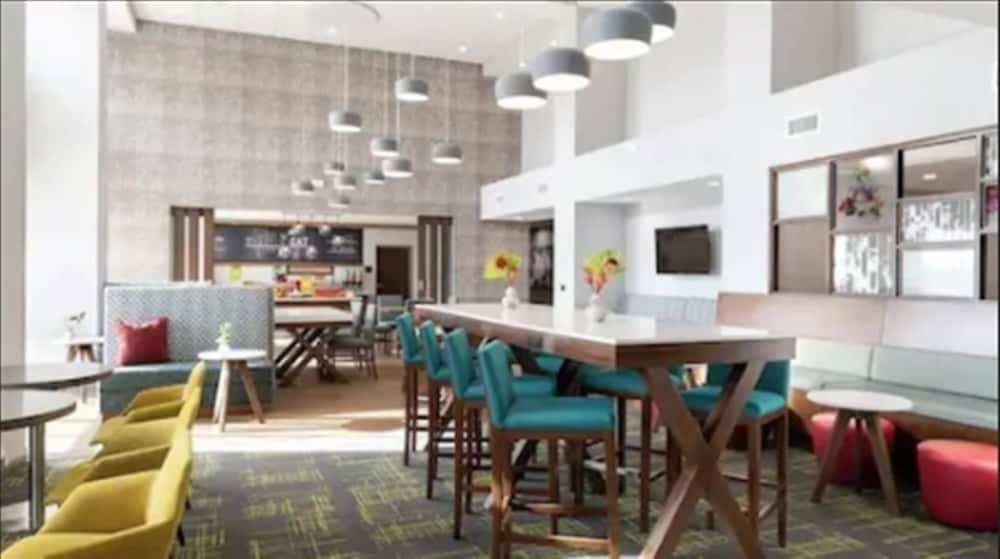 Hampton Inn Salem Boston photo 8