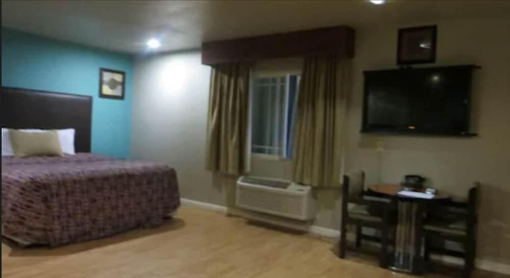 Rocky Inn Motel Long Beach, CA photo 4