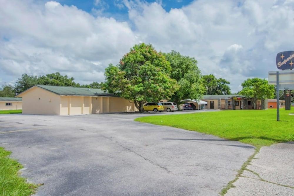 OYO Budget Inn Bartow photo 18
