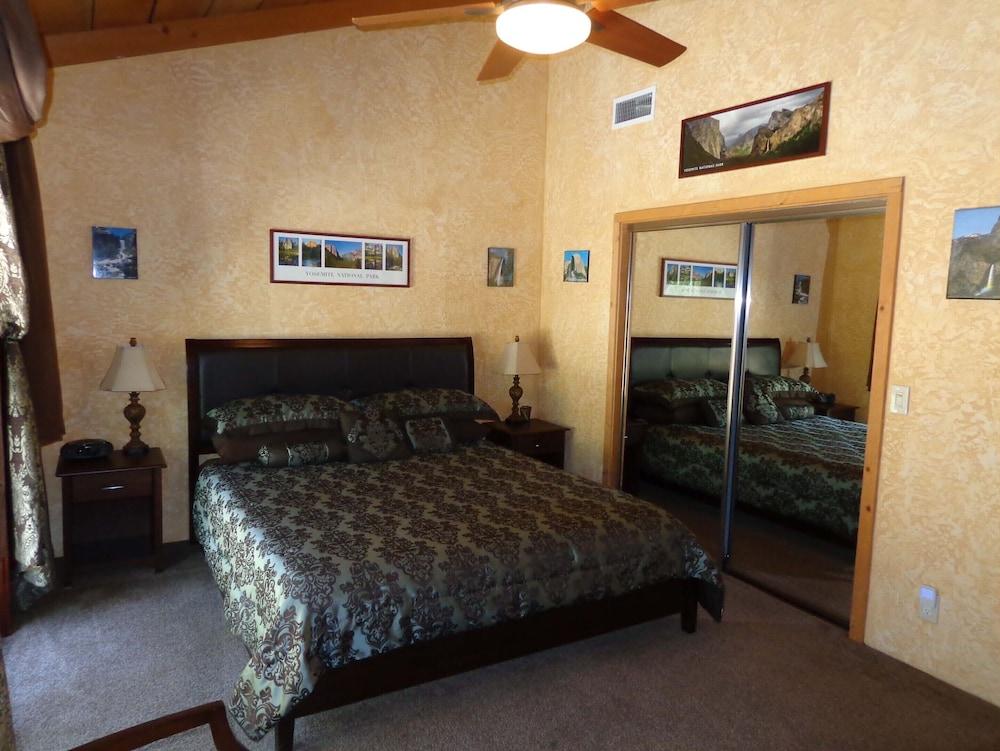 Evergreen Haus photo 18