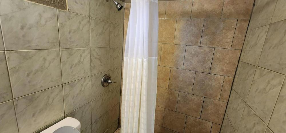 OYO Budget Inn Bartow photo 16